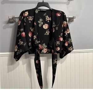 Audrey 3+1 Black Floral Tie-Front Crop Top